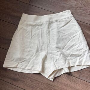 Leith white high waisted shorts size small